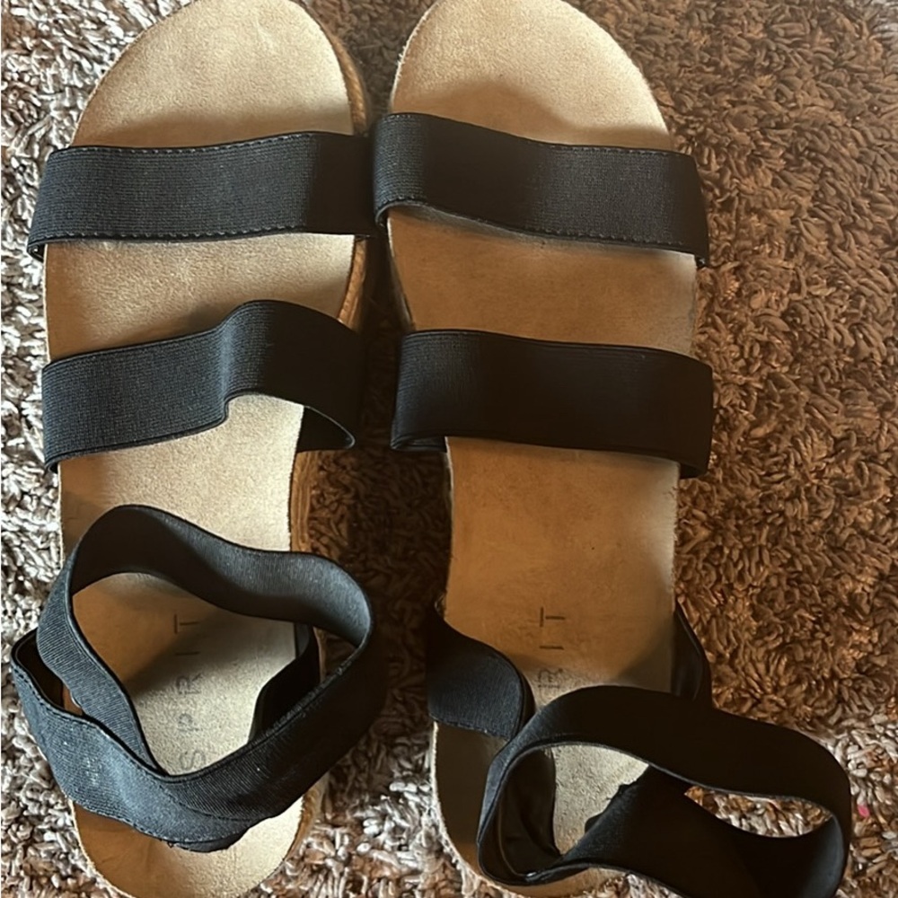 Women’s black platform sandals by Esprit size 9